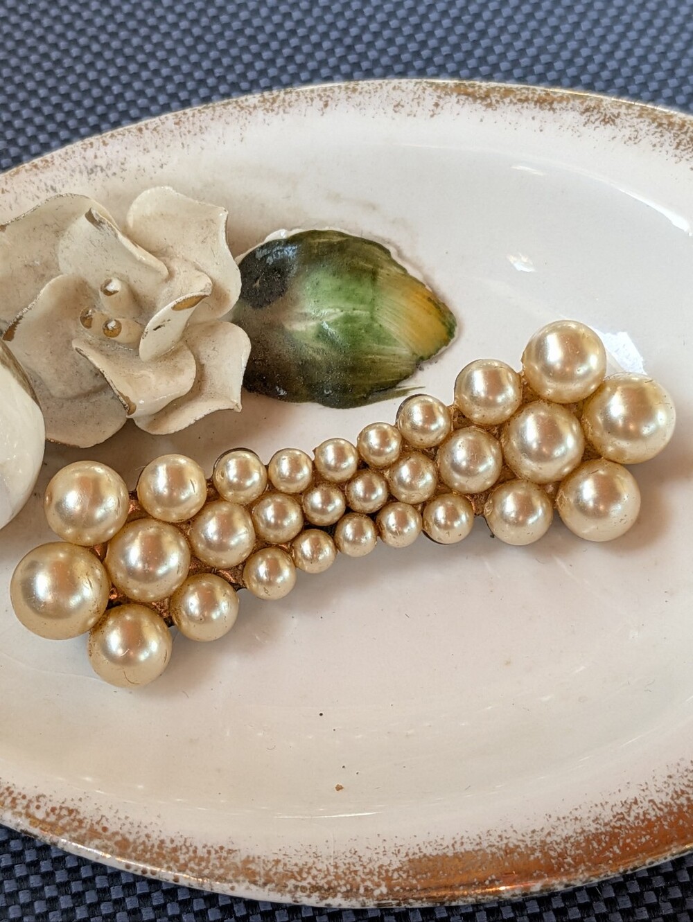 Vintage Faux Pearl Gold Tone Brooch